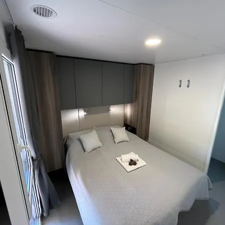 Mobilna Kucica Sunny Day ドラゲ